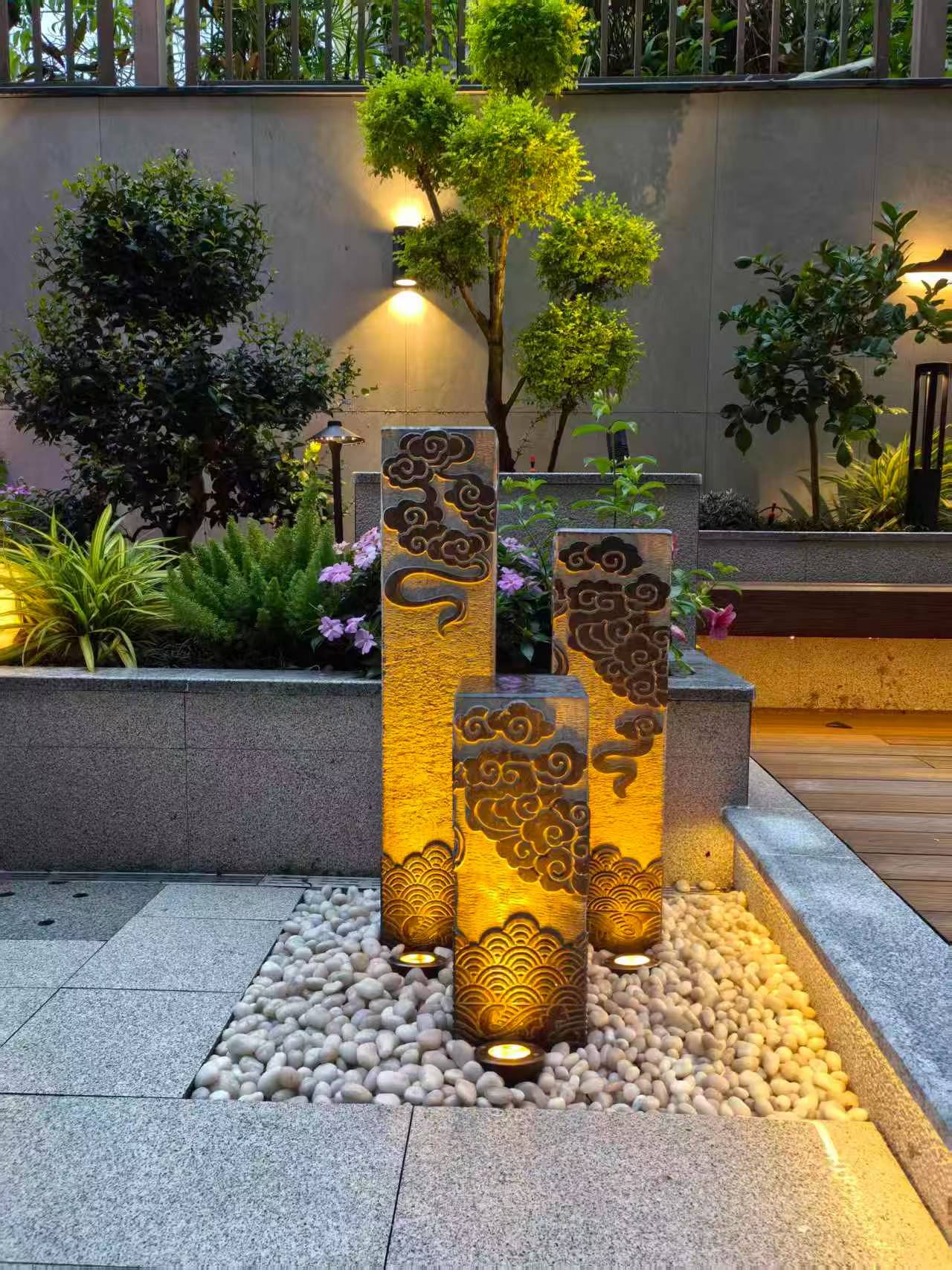 打造四季皆宜的户外空间：防腐木花架凉亭的场景应用与搭配建议